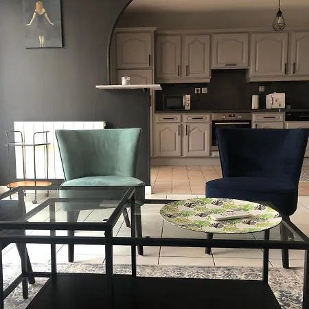 Le Cardinal Apartment *